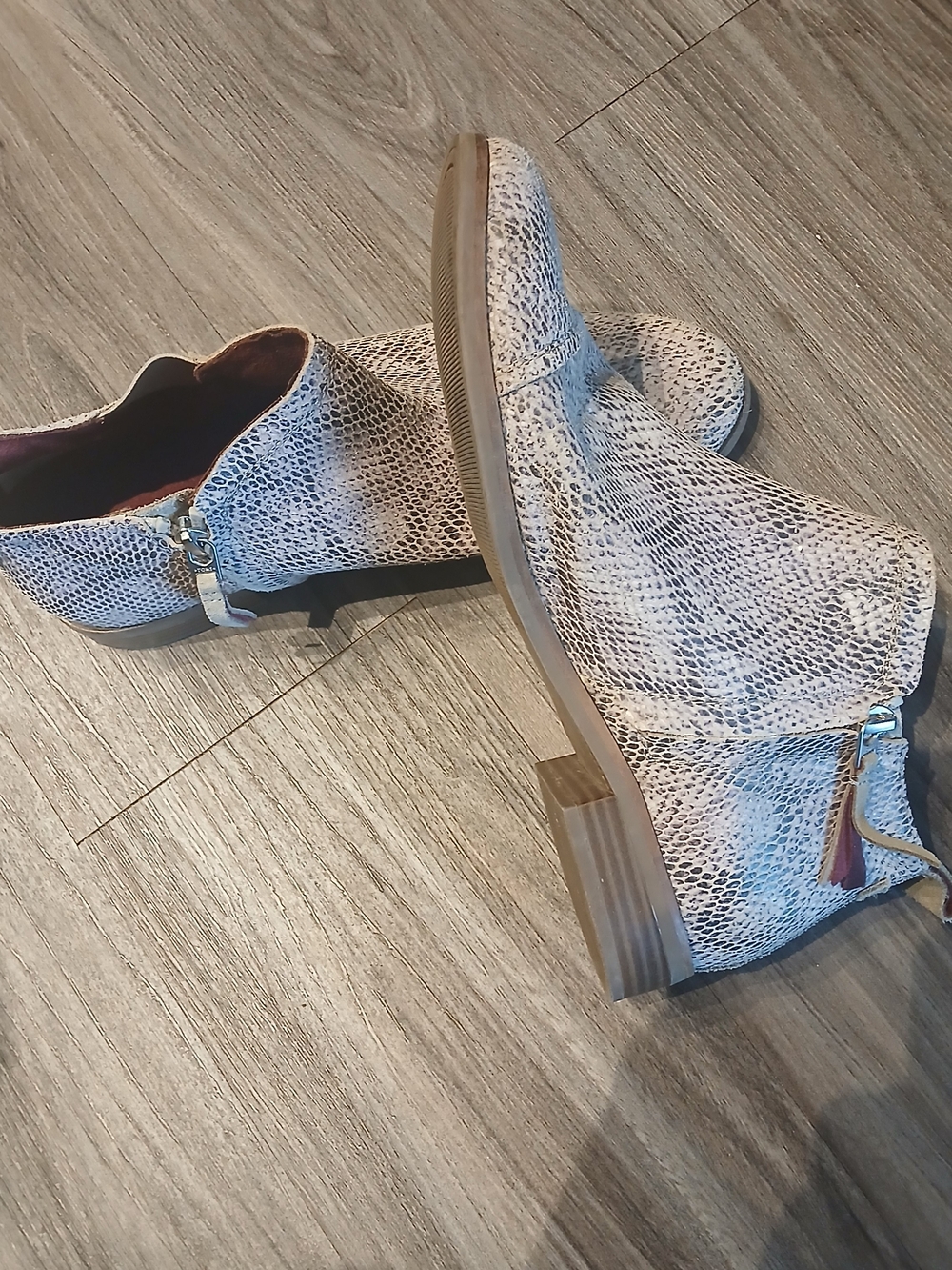 Tom's Light Snake-Print Ankle Boots